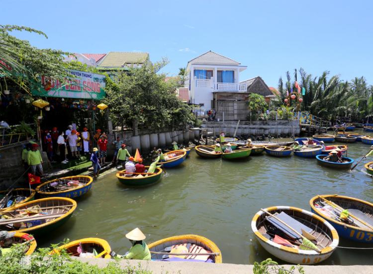 Rừng dừa nước Cẩm Thanh hút khách mùa hè