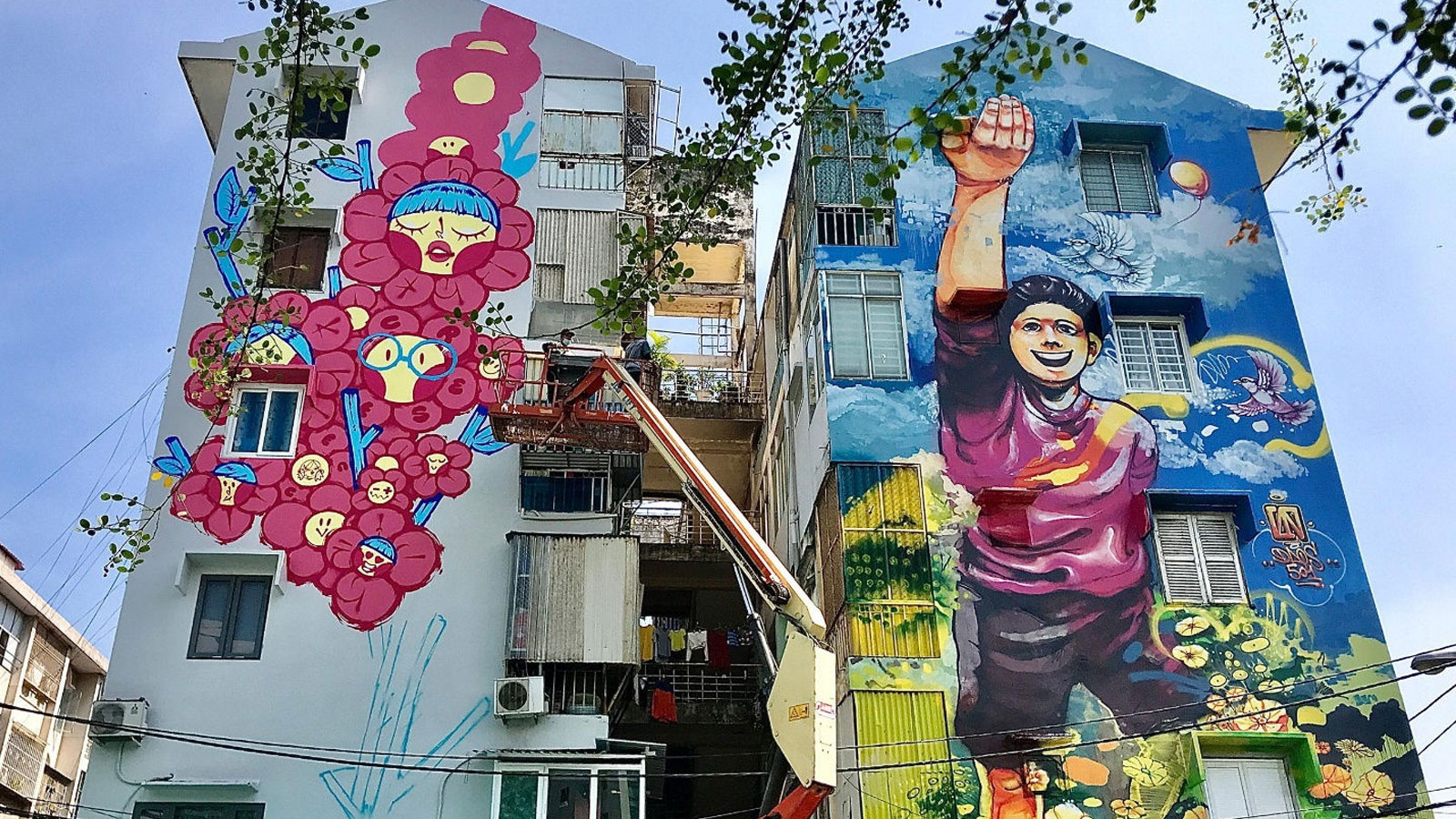 Phát hiện bức tường sống ảo mới toanh ở chung cư cũ tại Sài Gòn