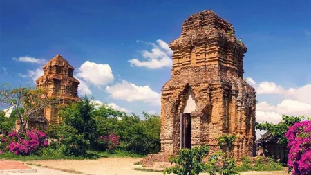 Tháp Chàm Poshanư (Po Sah Inu)