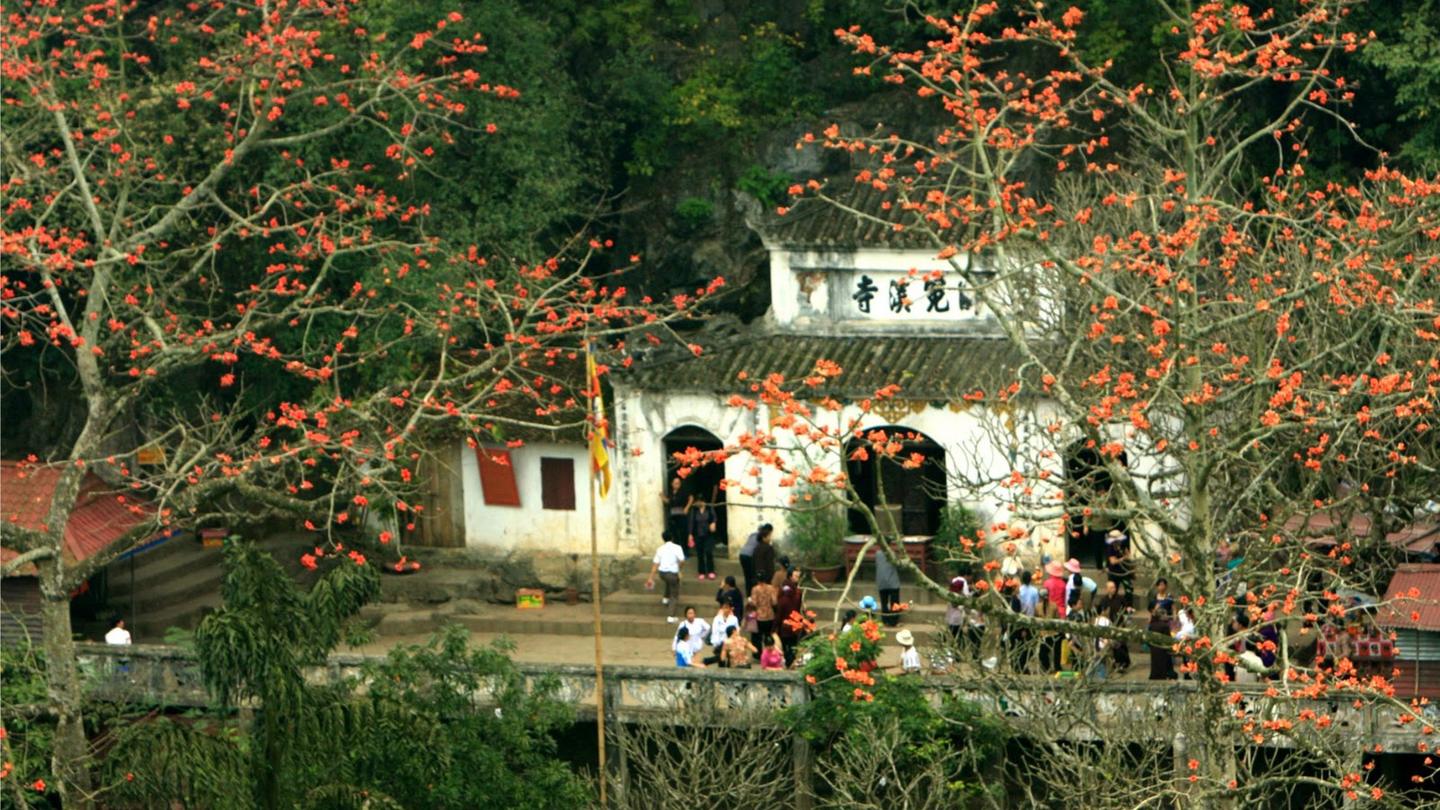 Du xuân đầu năm với 10 ngôi chùa nổi tiếng gần hà nội