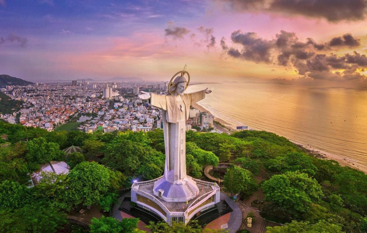 Tượng Chúa Kito Vũng Tàu &ndash; Tượng Chúa Jesus lớn nhất châu Á 2