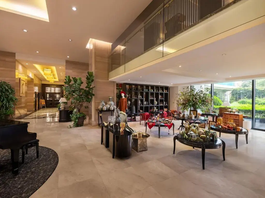 Khách sạn Elegant Suites Westlake Hanoi Hà Nội