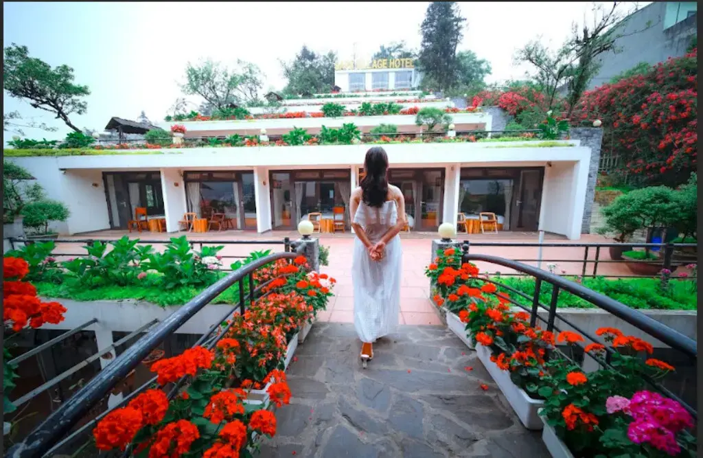 Khách sạn Village Sapa Hotel