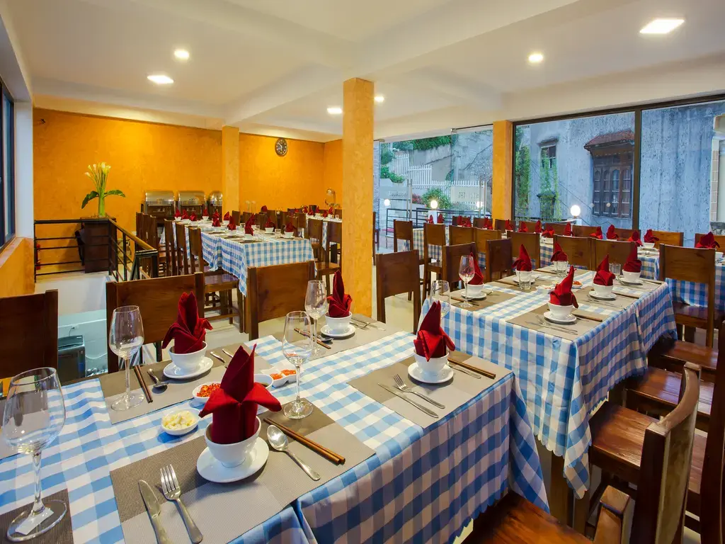 Khách sạn Village Sapa Hotel