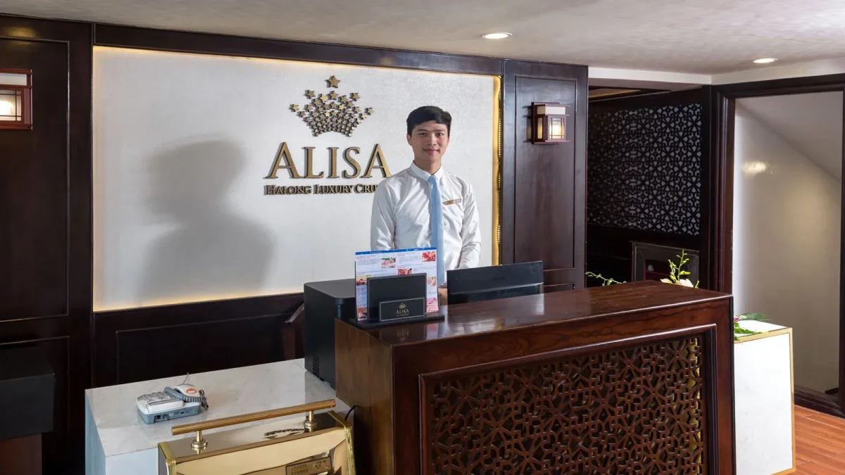 Du thuyền Alisa Premier Cruise Hạ Long