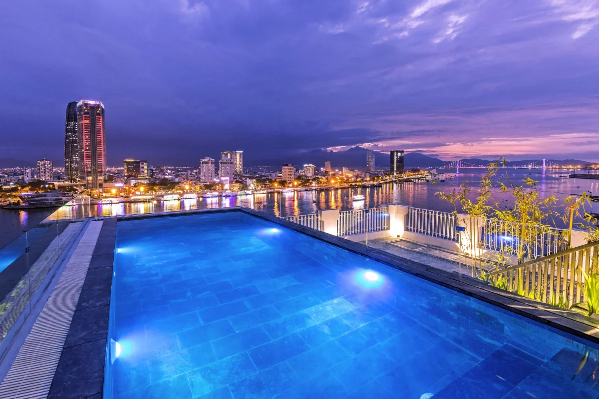 Khách sạn Ibiza Riverfront Đà Nẵng Hotel