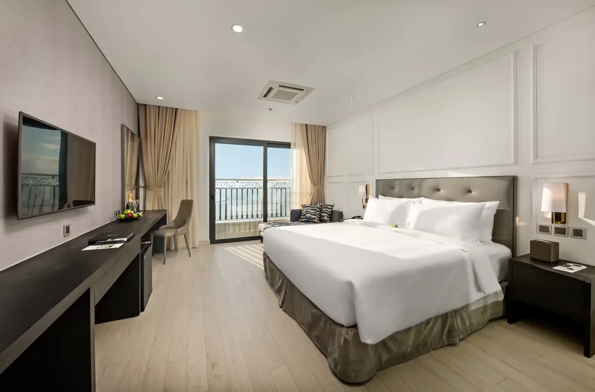 Khách sạn Wyndham Golden Bay Hotel Đà Nẵng
