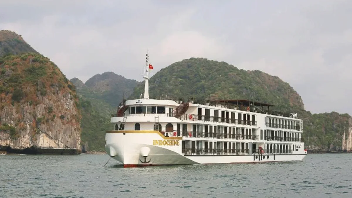 Du thuyền Indochine Cruise Vịnh Lan Hạ Cát Bà