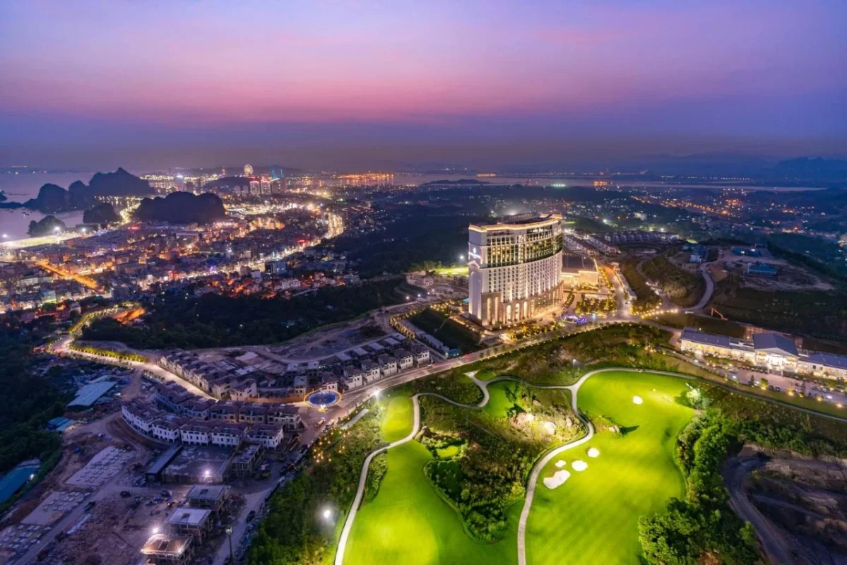 Khách sạn FLC Hạ Long Bay Golf Club & Luxury Resort