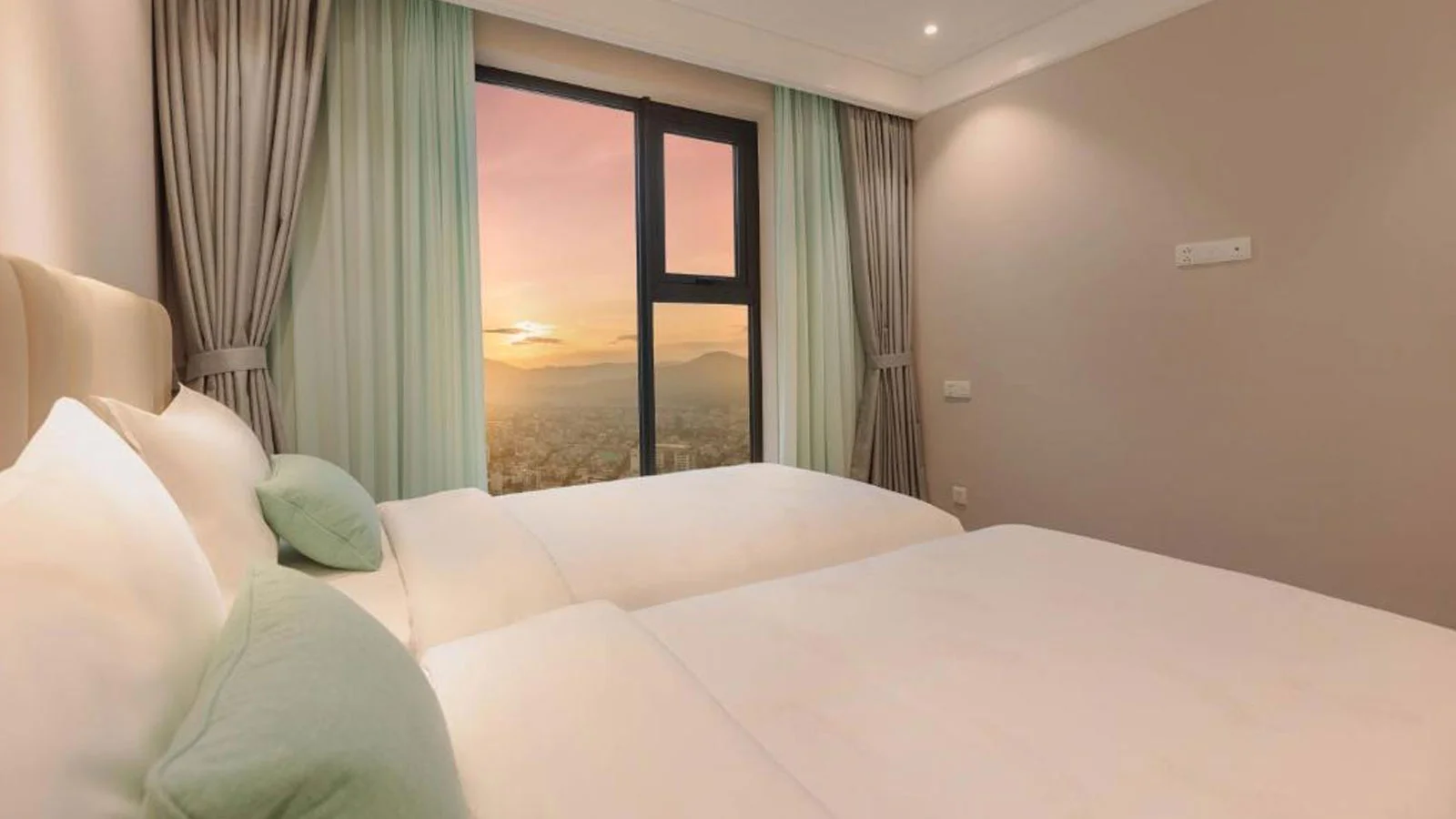 Khách sạn Altara Serviced Residences Quy Nhơn Hotel