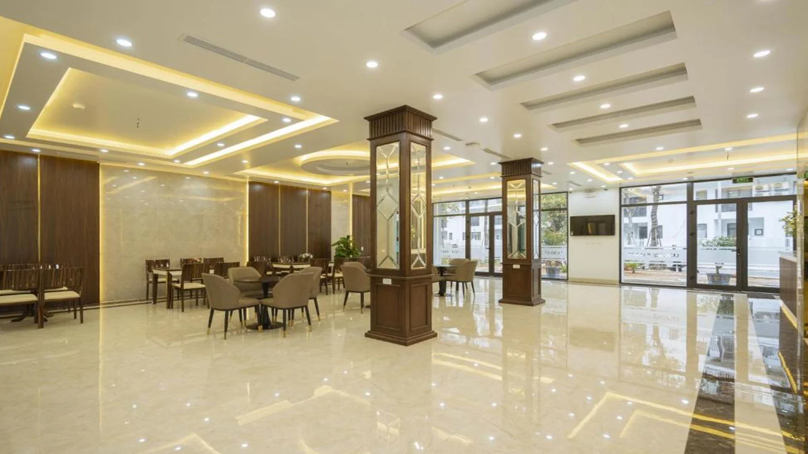 Khách sạn Luxury Palace Hotel Hạ Long