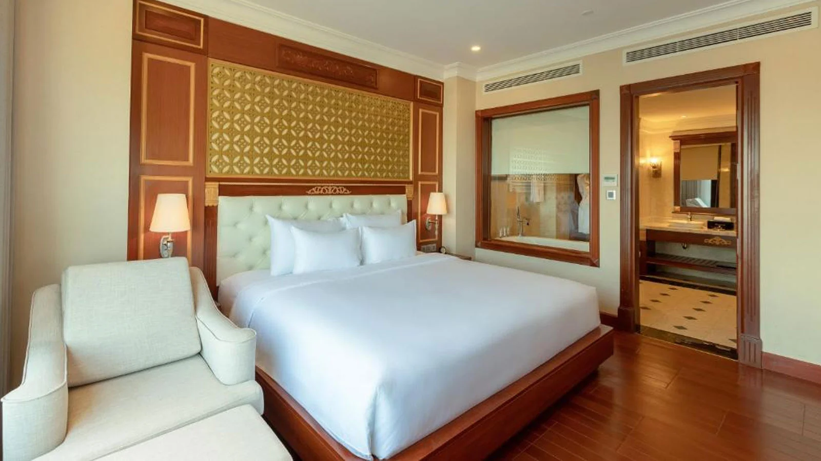 Khách sạn DLG Hotel Đà Nẵng