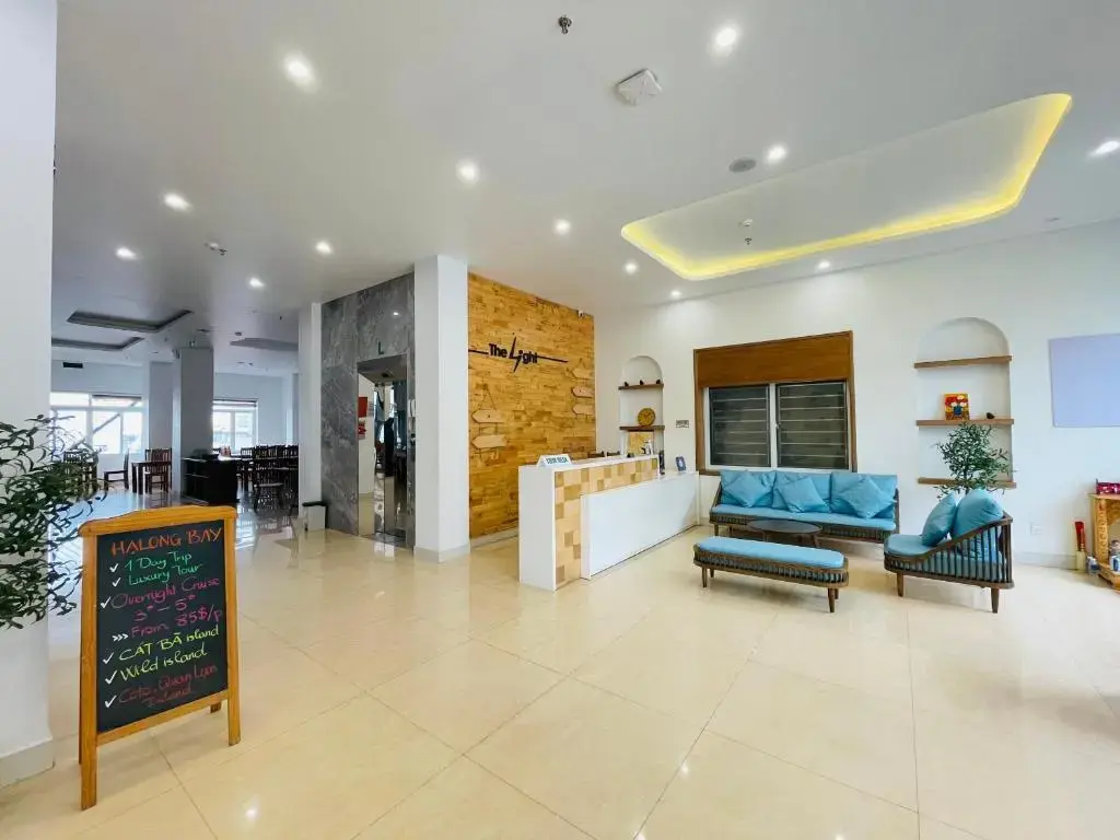 Khách sạn The Light Hotel Hạ Long