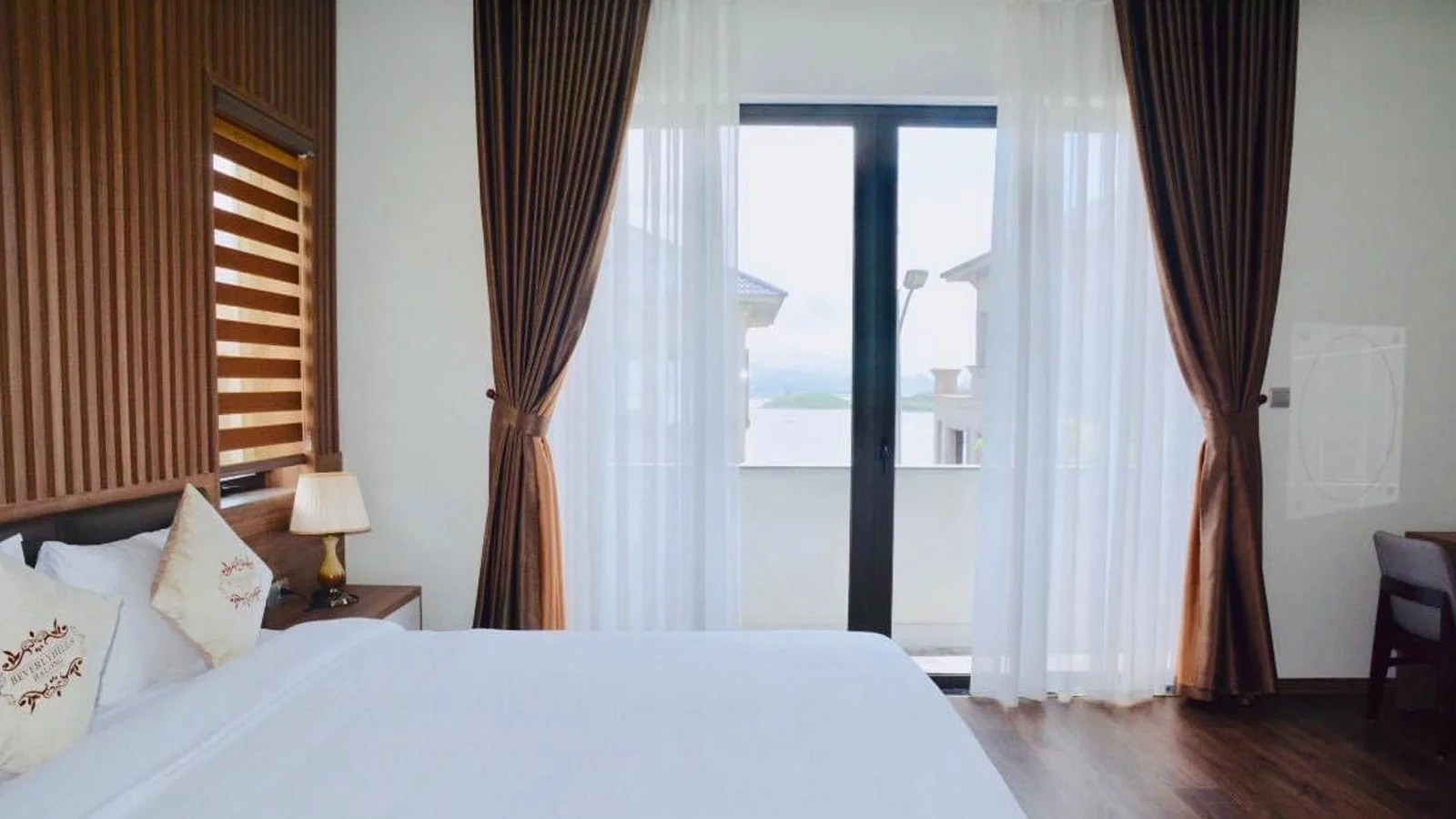 Khách sạn D'Lioro Hotel & Resort Hạ Long