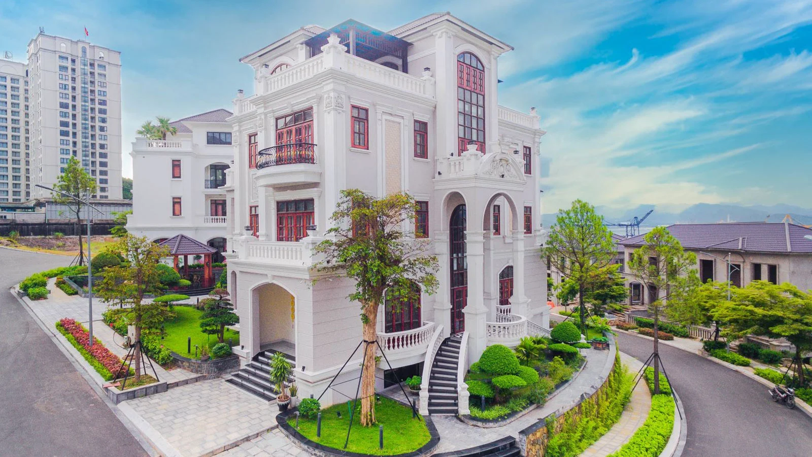 Khách sạn D'Lioro Hotel & Resort Hạ Long