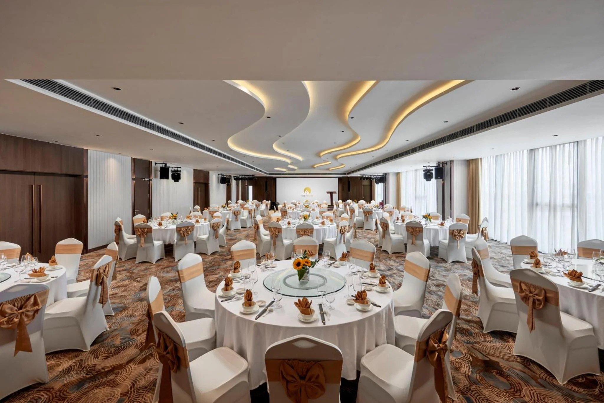 Khách sạn The Watson Premium Hạ Long Hotel