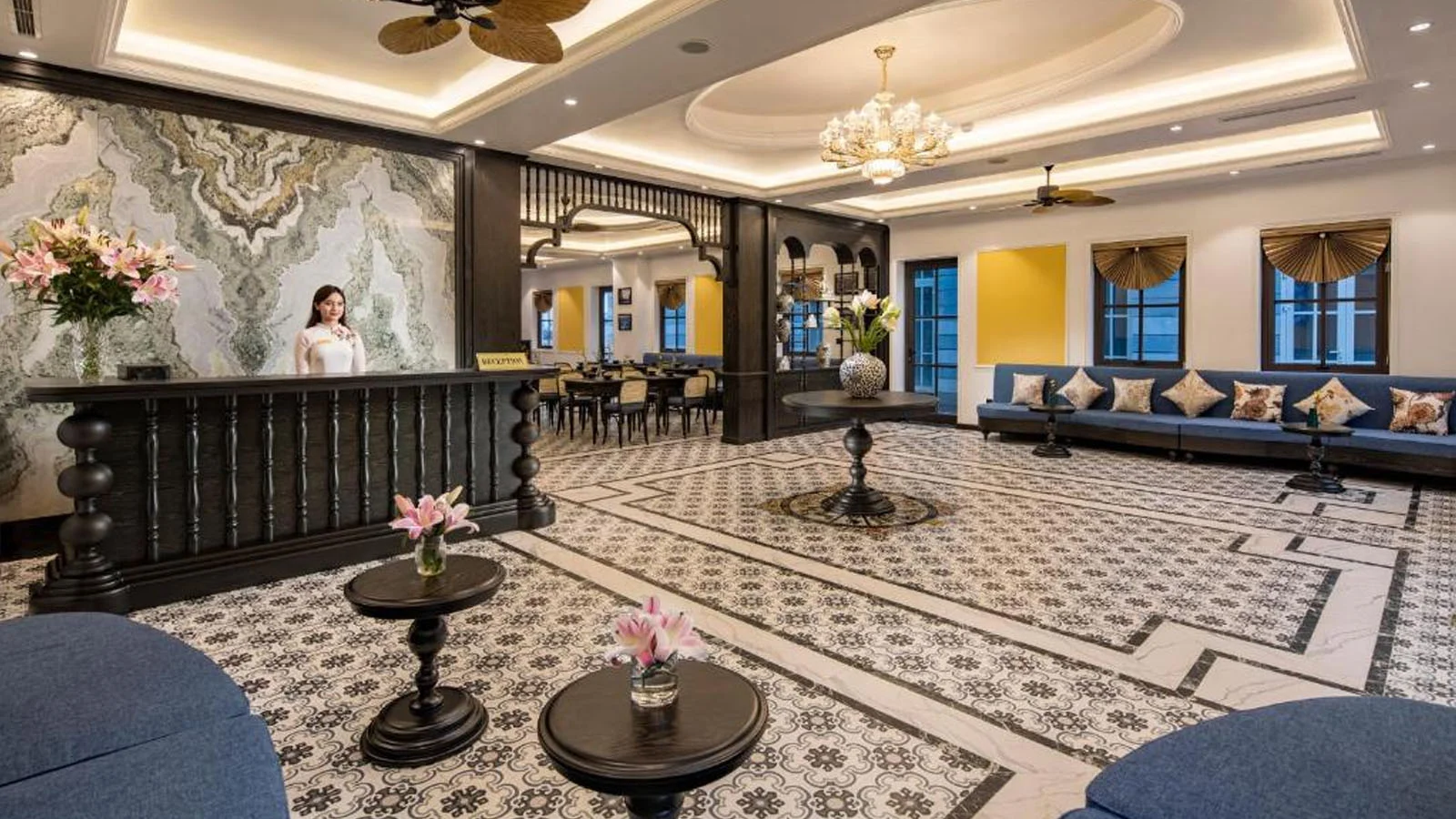 Khách sạn Hạ Long Essence Hotel