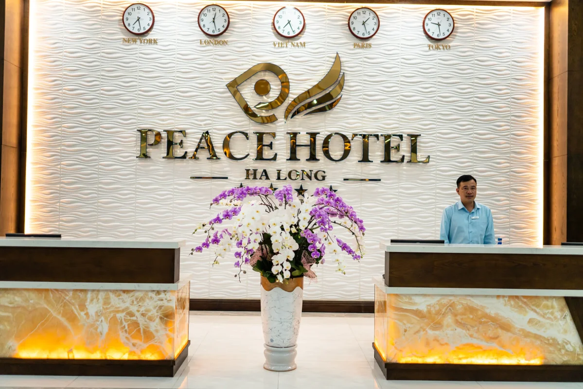 Khách sạn Peace Hotel Hạ Long