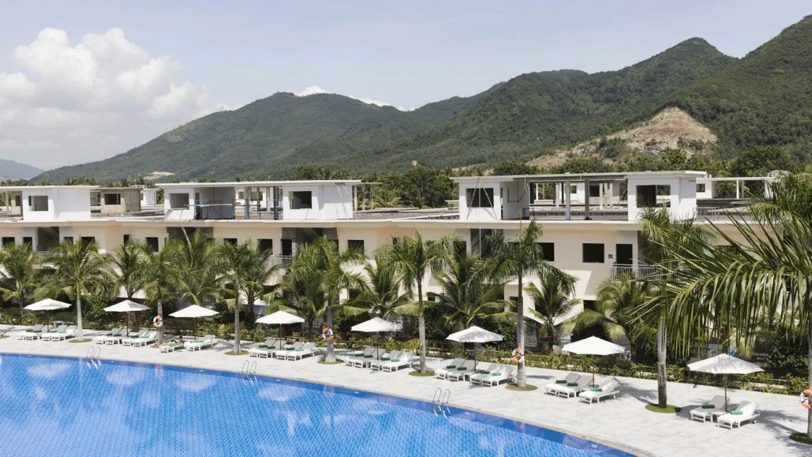 Resort Diamond Bay Condotel Nha Trang