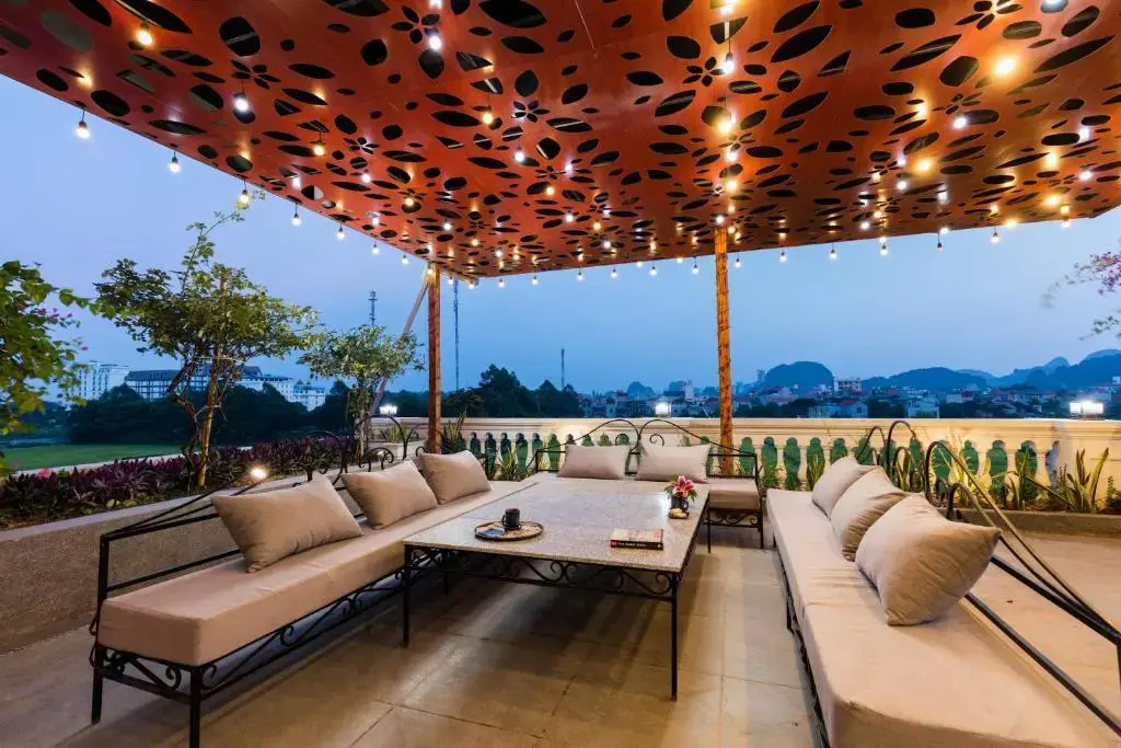 Khách sạn Liberty Hall Tam Cốc Hotel & Villa Ninh Bình