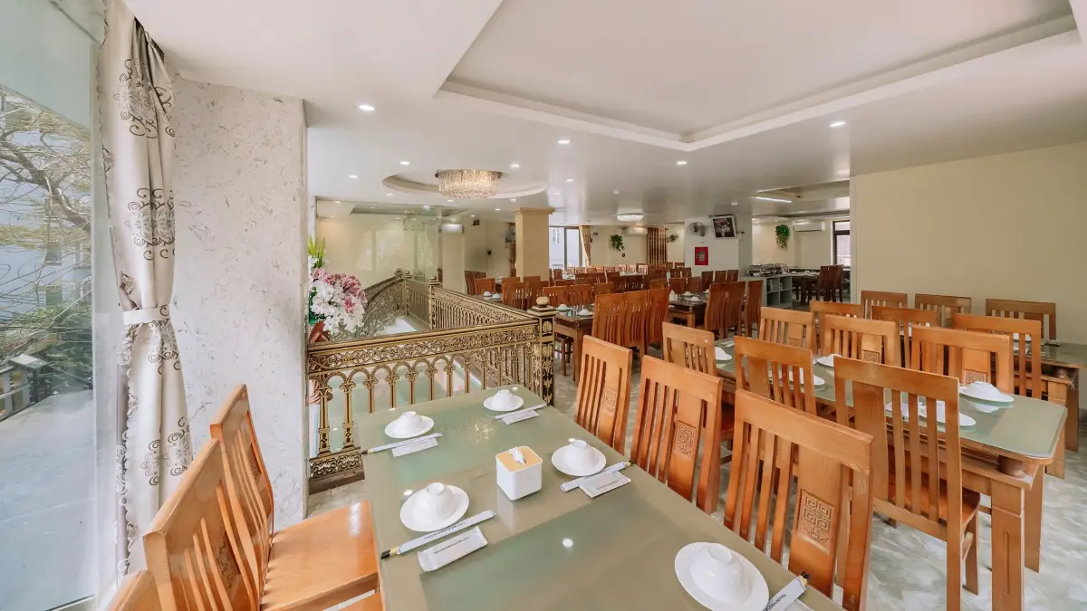 Khách sạn Cát Bà Flora Hotel