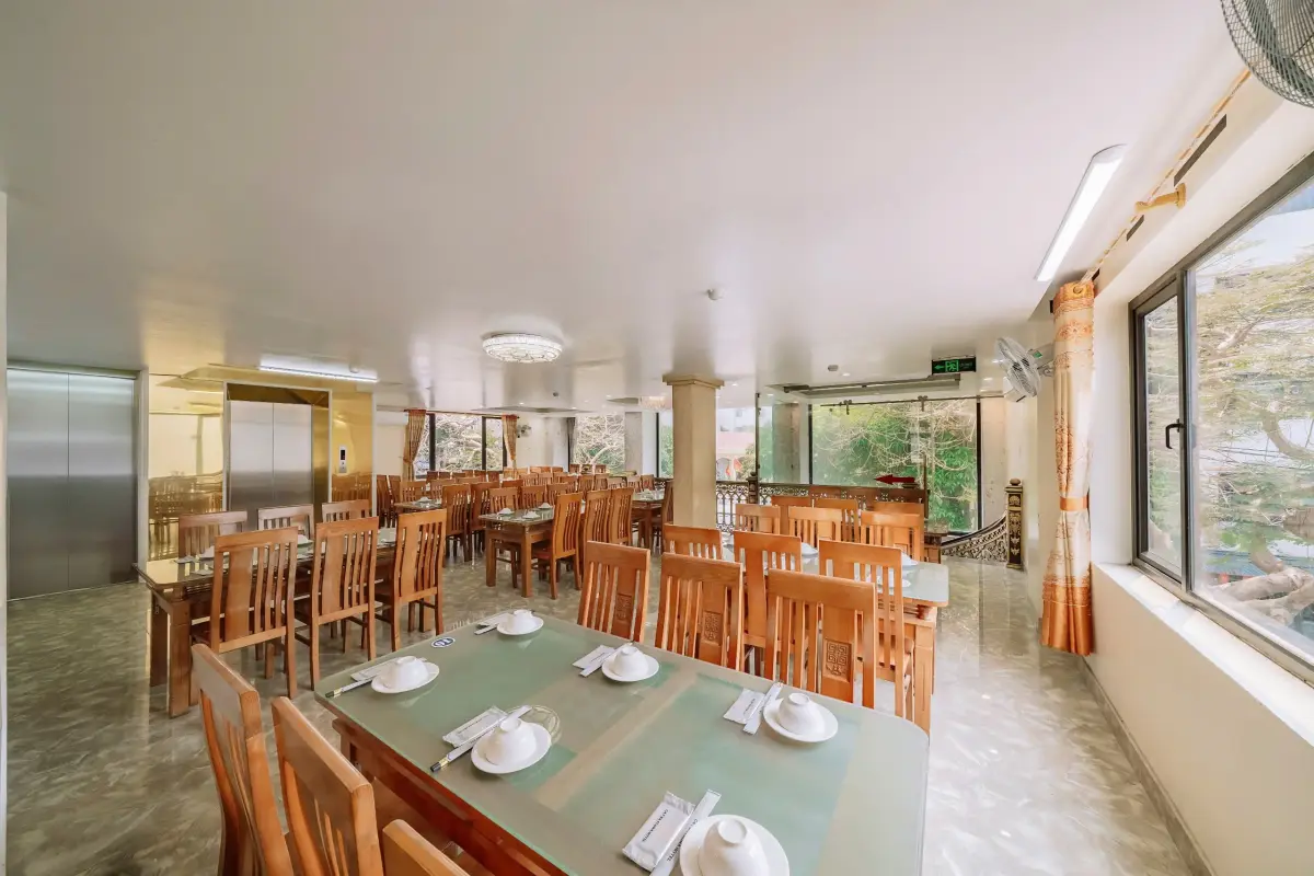 Khách sạn Cát Bà Flora Hotel