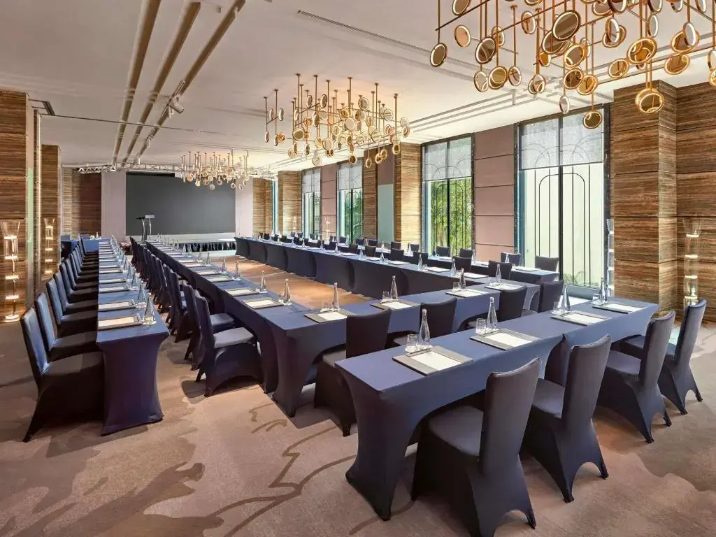 Khách sạn Movenpick Hà Nội Hotel