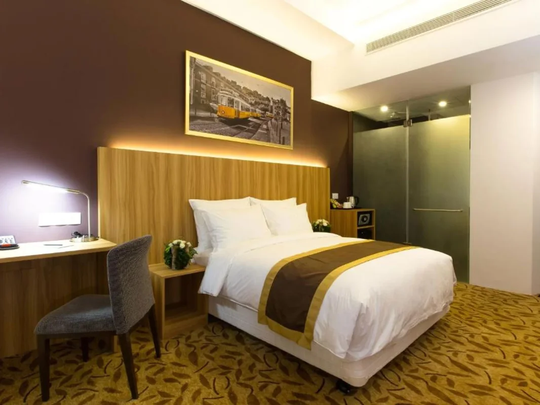 Khách sạn Bay Hotel Hồ Chí Minh