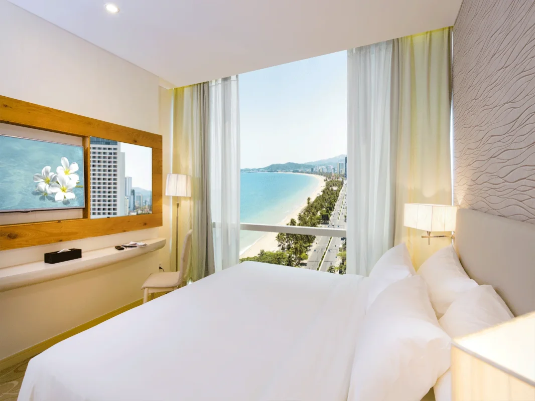 Khách sạn Diamond Bay Hotel Nha Trang