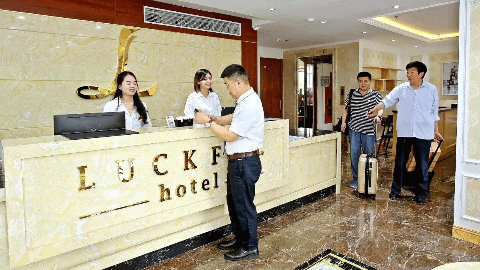 Khách sạn Luckful Hotel Hà Nội