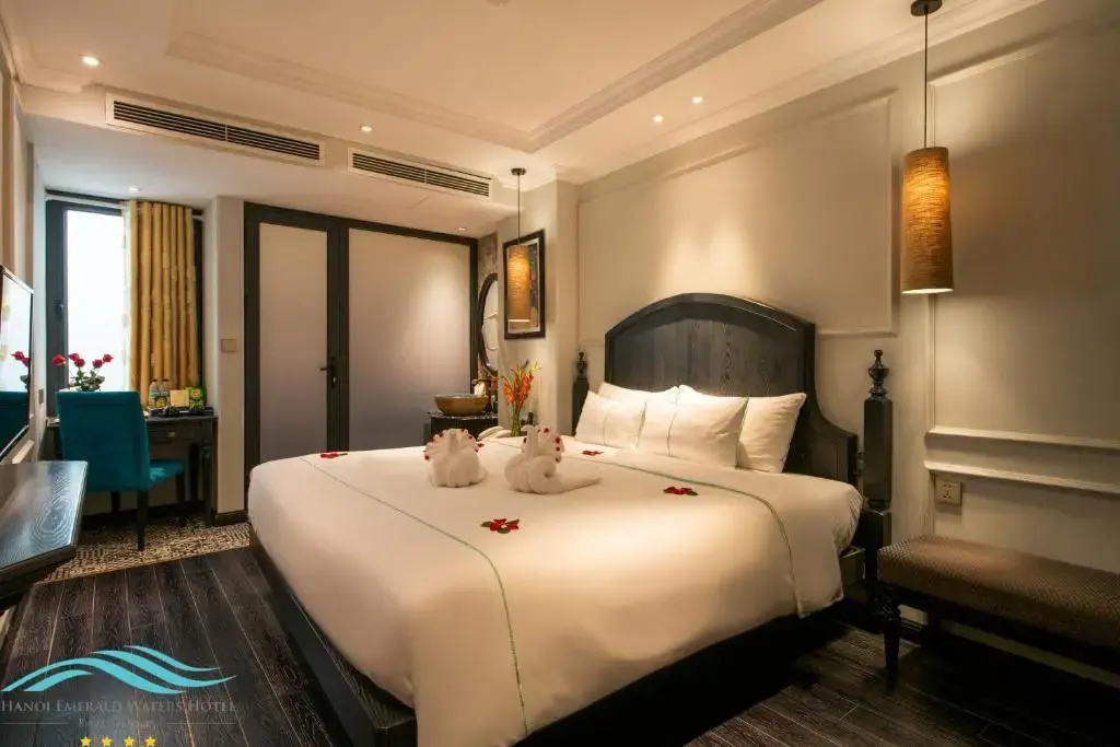 Khách sạn Hà Nội Emerald Waters Hotel & Spa