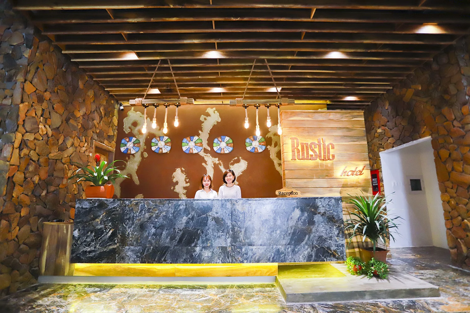 Khách sạn Rustic Hotel Quy Nhơn