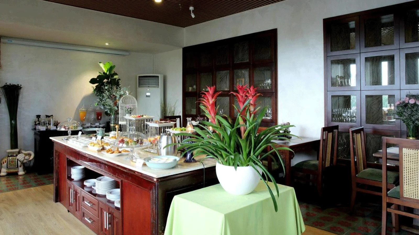 Khách sạn Âu Lạc Legend Hotel Hồ Chí Minh