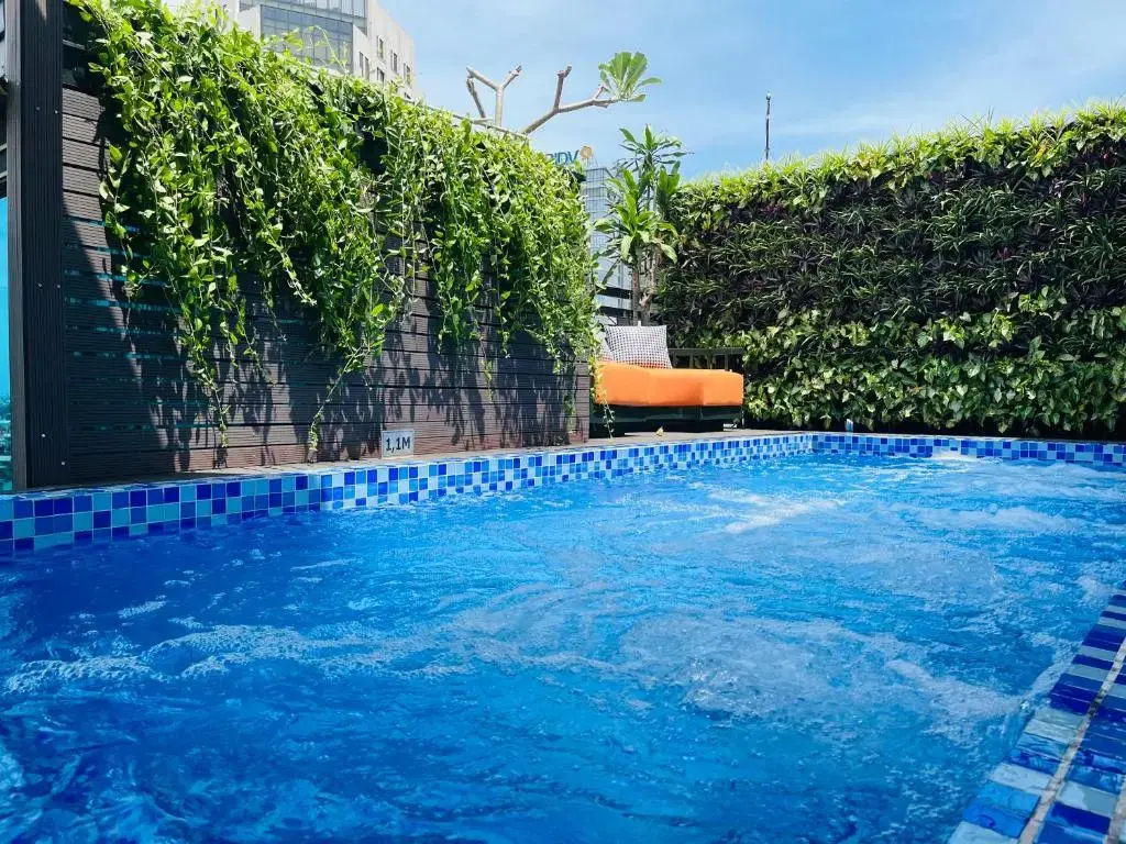 Khách sạn Shining Central Hotel & Spa Hà Nội