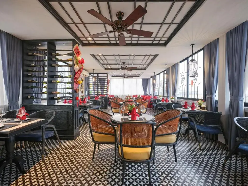 Khách sạn Shining Central Hotel & Spa Hà Nội
