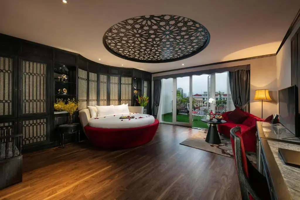 Khách sạn Shining Central Hotel & Spa Hà Nội