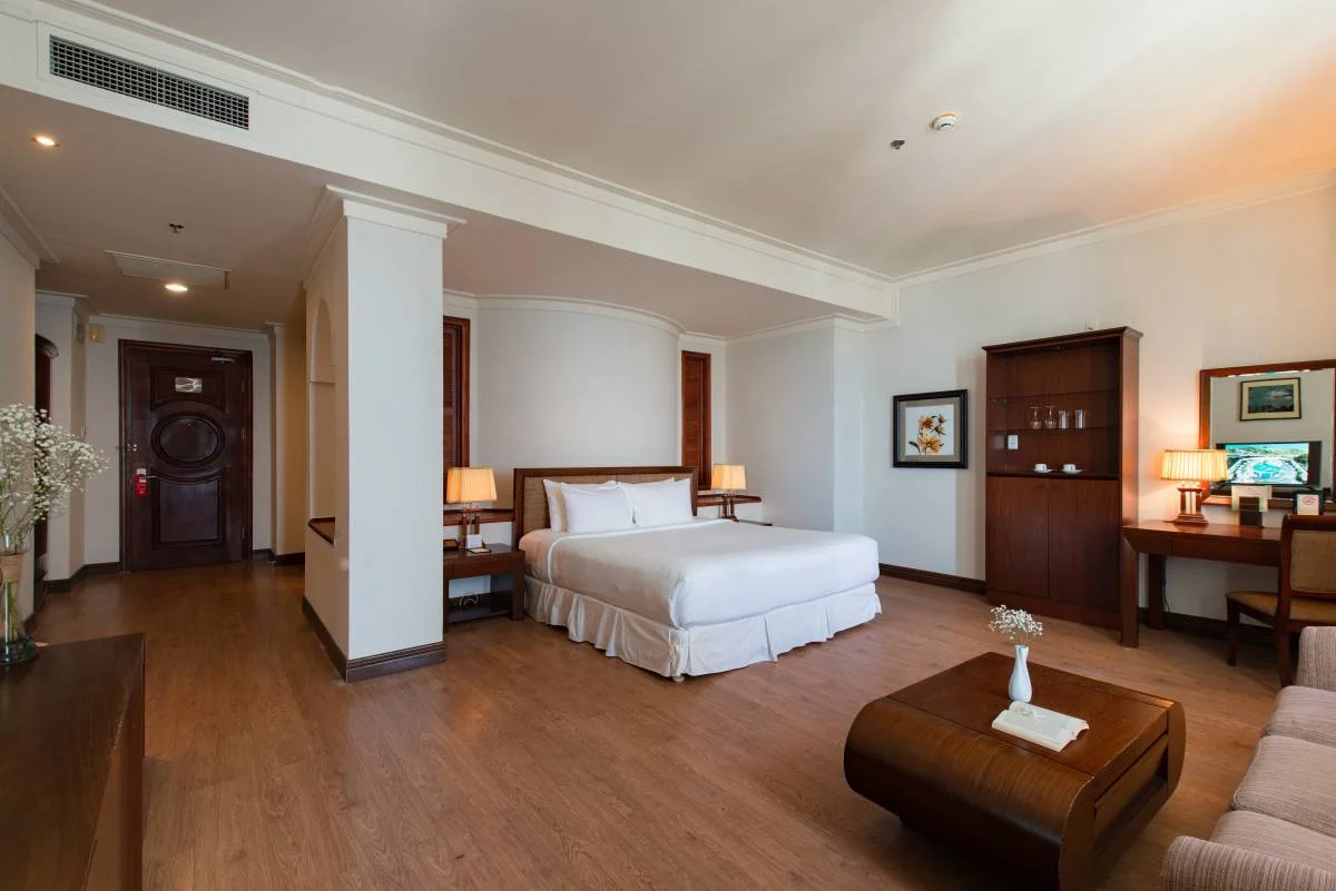 Khách sạn Sunrise Nha Trang Beach Hotel & Spa