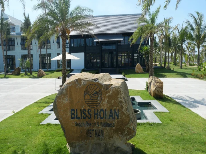 Bliss Hội An Beach Resort & Wellness