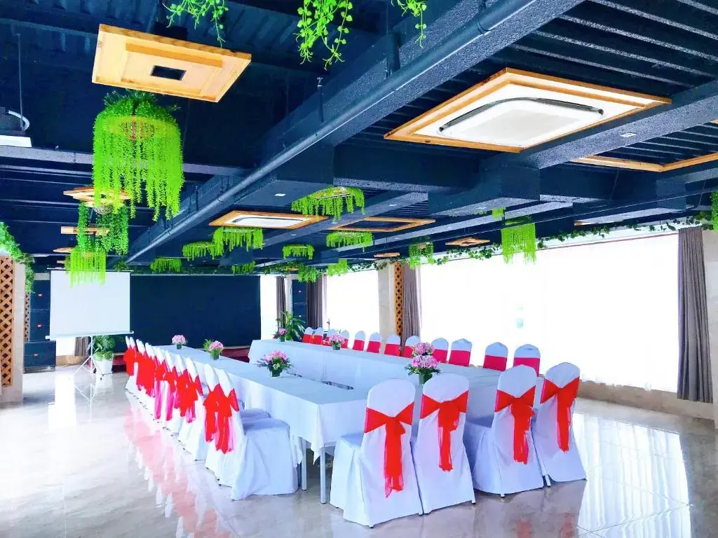 Khách sạn Holiday One Hotel Cần Thơ