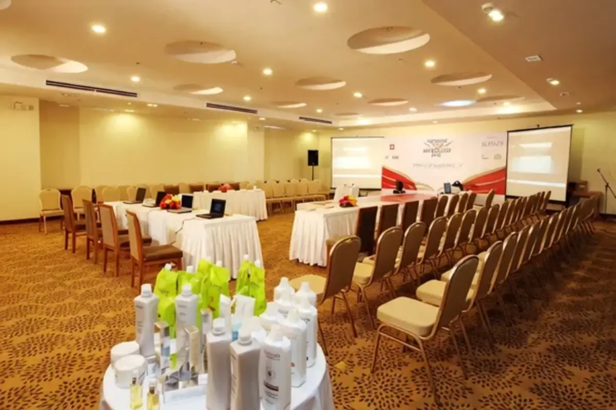 Khách sạn Holiday One Hotel Cần Thơ