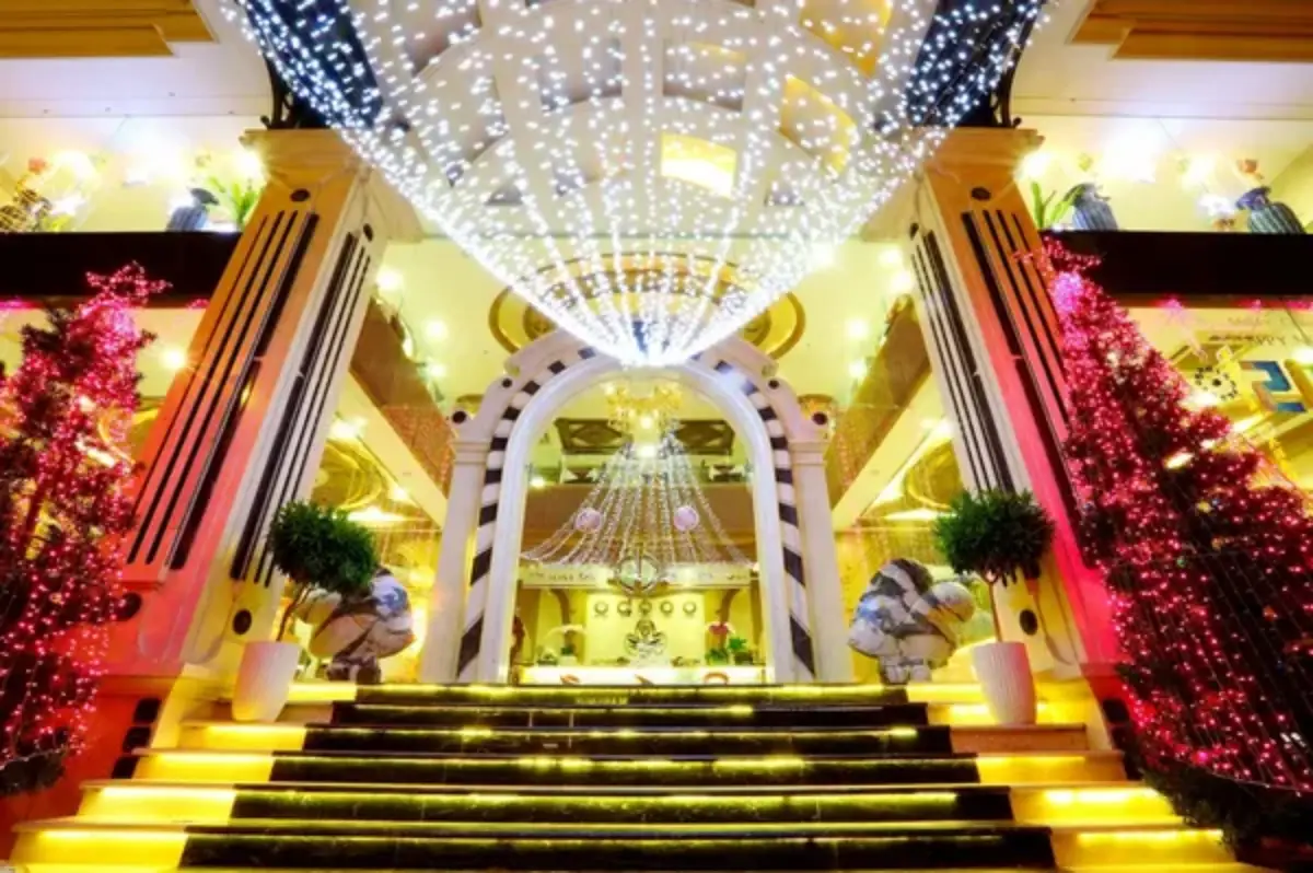 Khách sạn Holiday One Hotel Cần Thơ
