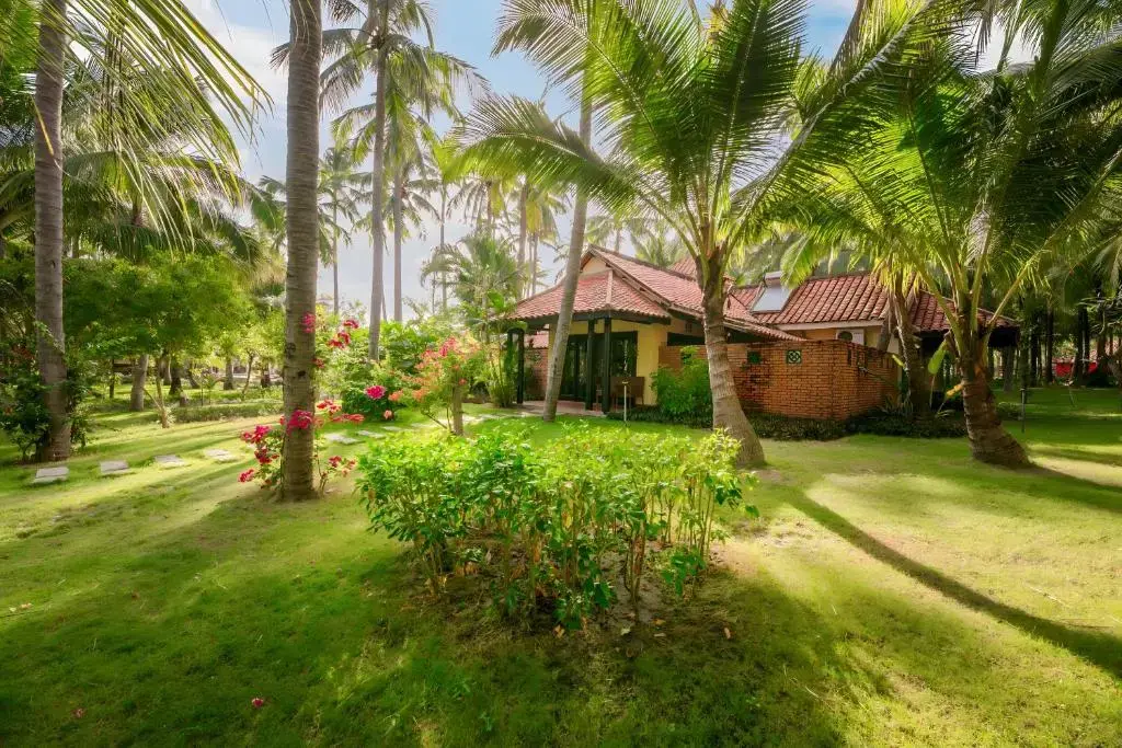 Sea Lion Beach Resort & Spa Mũi Né