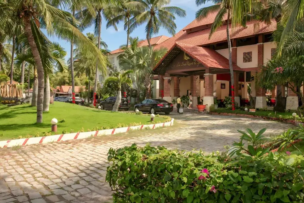 Sea Lion Beach Resort & Spa Mũi Né