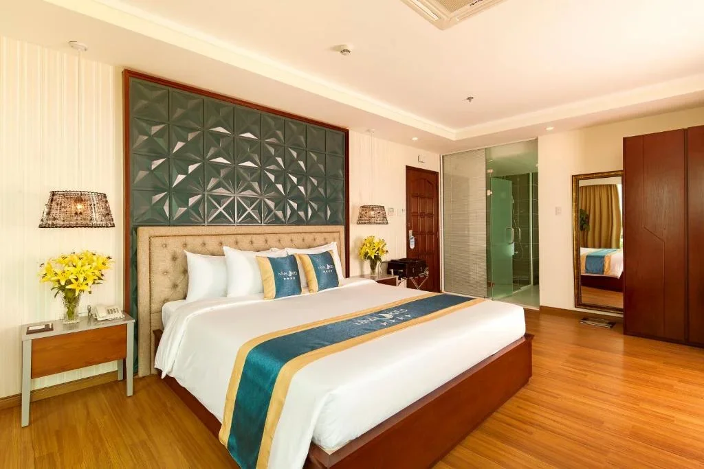 Khách sạn Ninh Kiều Riverside Hotel Cần Thơ