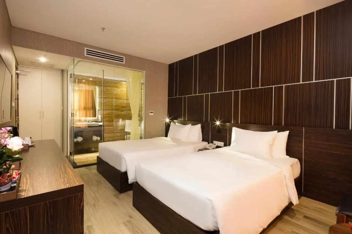 Khách sạn Emerald Bay Hotel Nha Trang