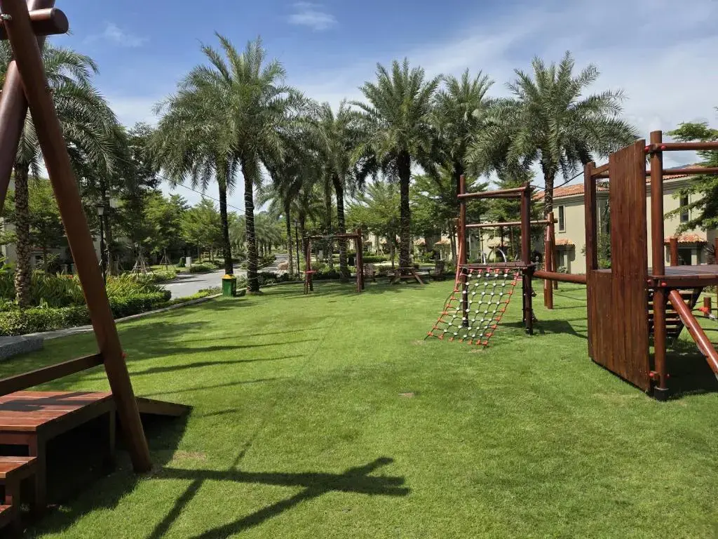 Khách sạn Wyndham Sky Lake Resort & Villas Hà Nội