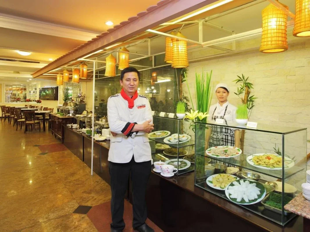 Khách sạn Đệ Nhất - First Hotel Hồ Chí Minh
