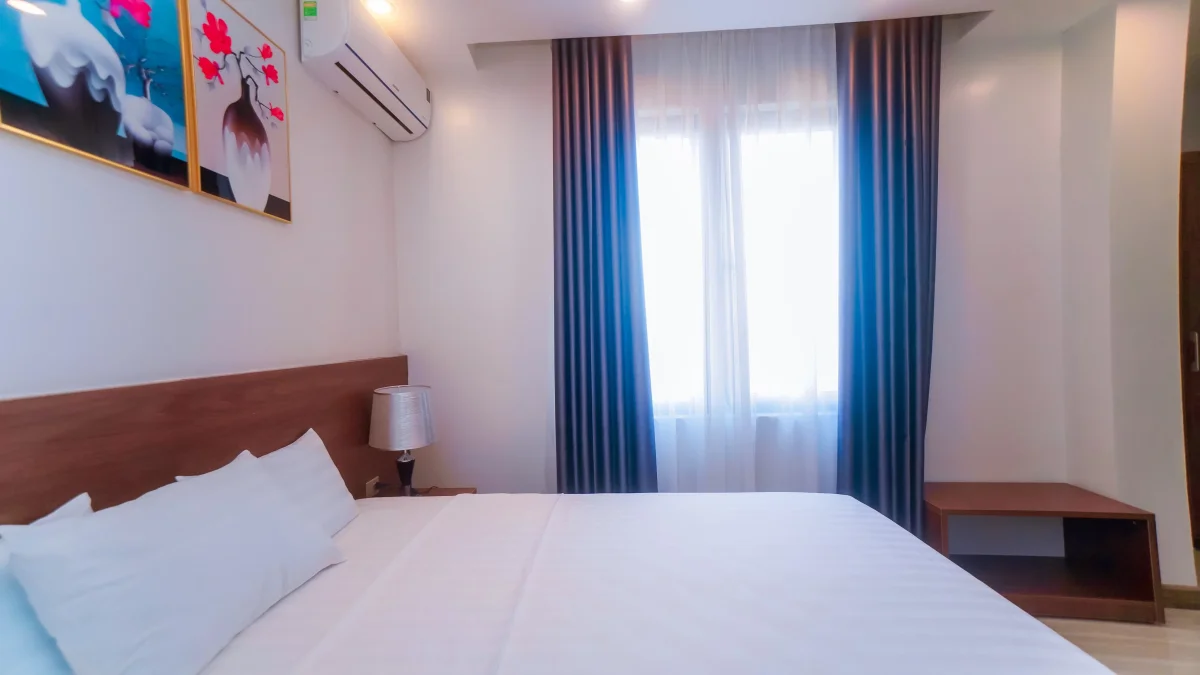Khách sạn Holiday Hotel Hạ Long - Vườn Đào