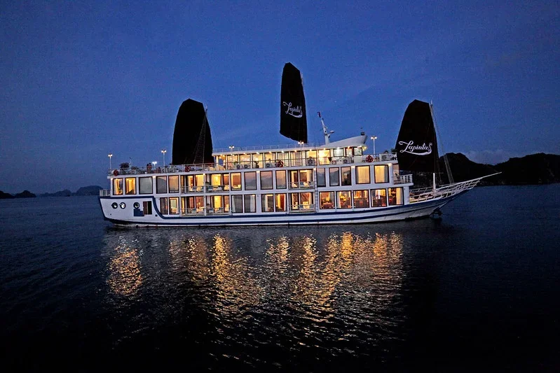 Du thuyền Lotus D'orient Cruise - Lapinta Hạ Long
