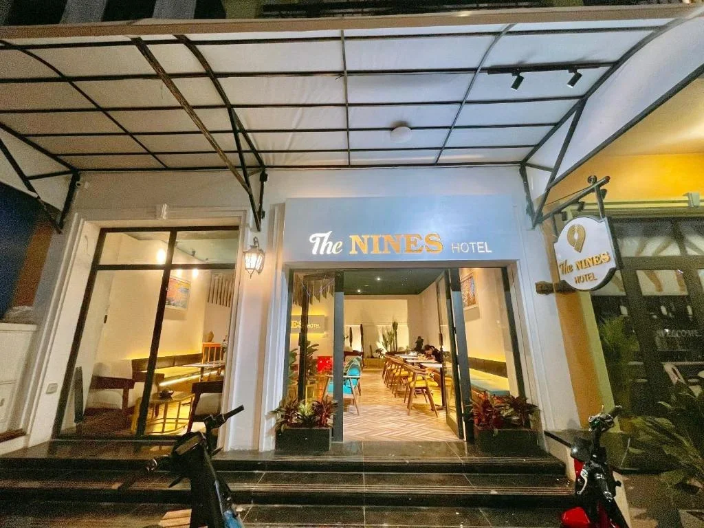 Khách sạn The Nines Hotel Phú Quốc